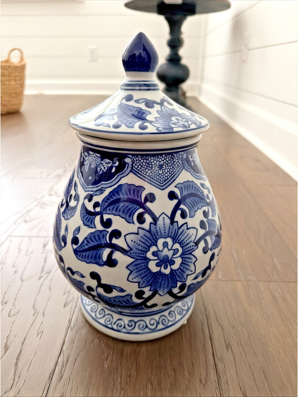 Blue White Chinoiserie Porcelain Ginger Jar Lidded Floral Temple Jar 12"